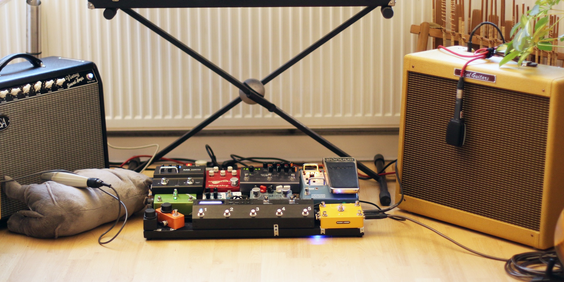 Stereo guitar rig with two amps